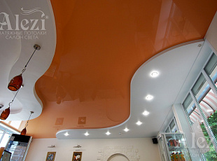 Многоуровневый натяжной потолок со встраиваемыми светильниками от Alezi